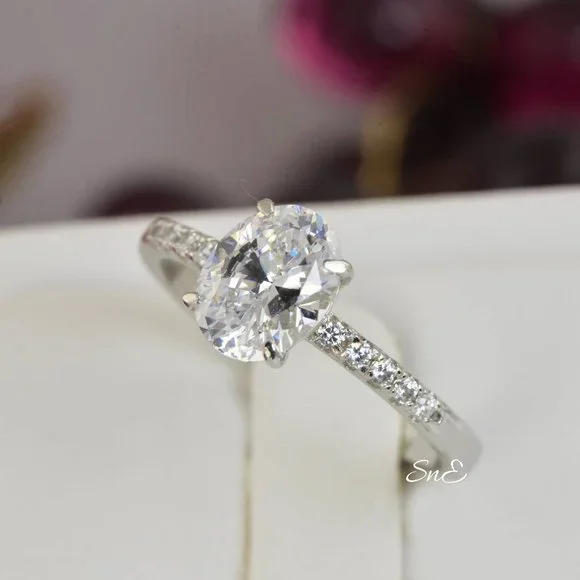 NEW 925 STERLING SILVER OVAL ENGAGEMENT RING - Picture 2 of 4